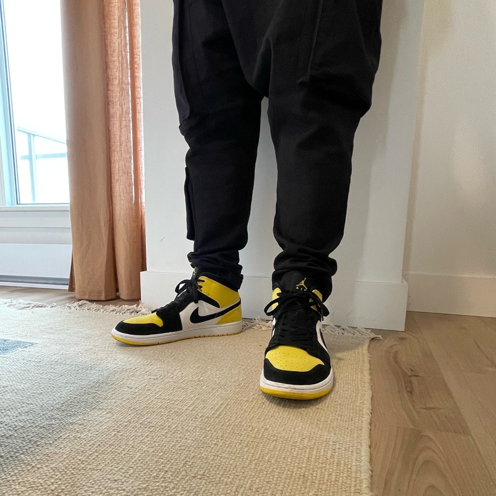 Jordan 1 Mid - Picture 3 of 9